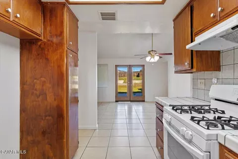 22230 Bogie St, Tehachapi, CA 93561 photo 4