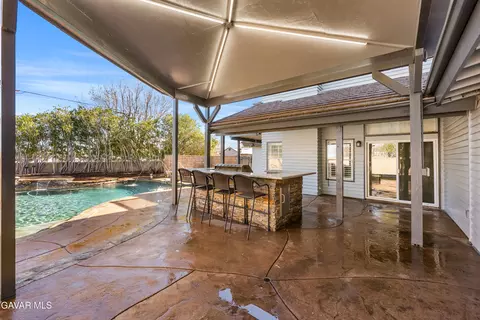 Exterior - 6001 Brougham St, Quartz Hill, CA 93536 photo 6 of 10