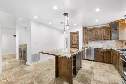 Kitchen - 6001 Brougham St, Quartz Hill, CA 93536 photo 4 of 5