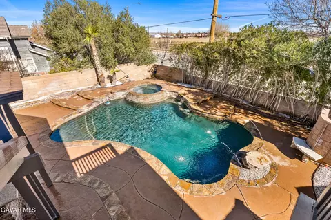 Exterior - 6001 Brougham St, Quartz Hill, CA 93536 photo 5 of 10