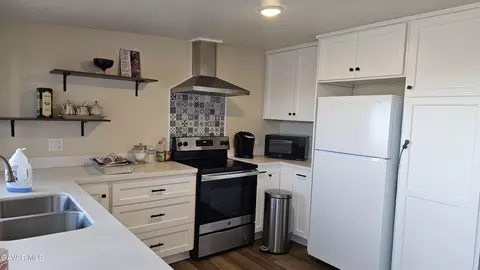 Kitchen - 49019 E 120th St, Lancaster, CA 93535 photo 1 of 2