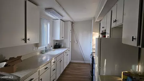 Entry Way - 49019 E 120th St, Lancaster, CA 93535 photo 2 of 2