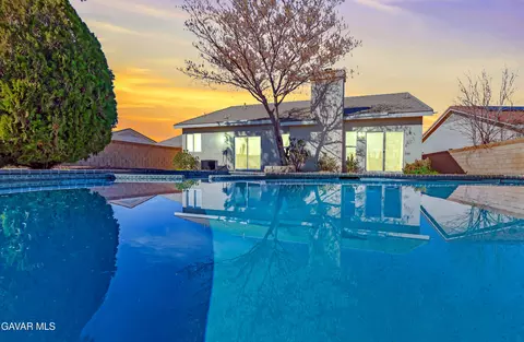 1732 Holguin St, Lancaster, CA 93534