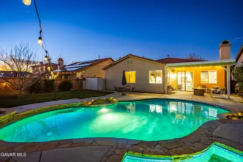 4048 W Avenue J9, Lancaster, CA 93536