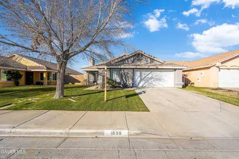 1639 Kettering St E, Lancaster, CA 93535