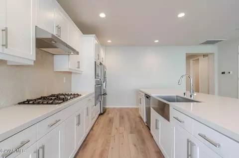 Kitchen - 2107 Helconia Ct, Palmdale, CA 93551 photo 4 of 4