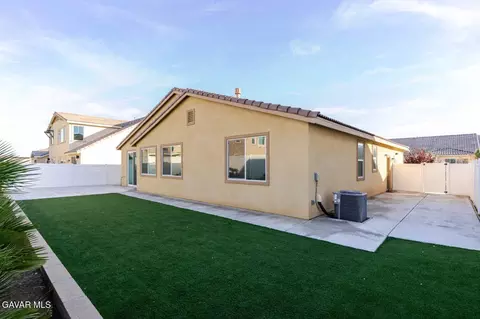 Exterior - 2107 Helconia Ct, Palmdale, CA 93551 photo 3 of 9