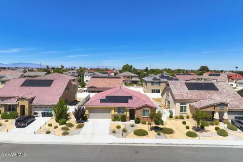 View/Area - 2107 Helconia Ct, Palmdale, CA 93551 photo 5 of 9