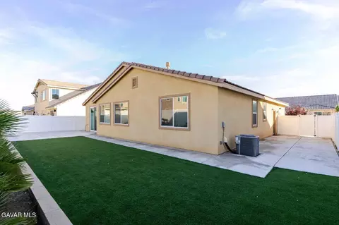 Exterior - 2107 Helconia Ct, Palmdale, CA 93551 photo 6 of 9