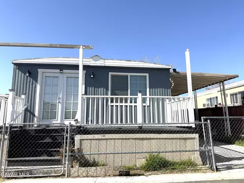 3300 15th St W #358, Rosamond, CA 93560