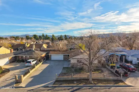 1252 Avenue R6 Ave E, Palmdale, CA 93550 photo 2