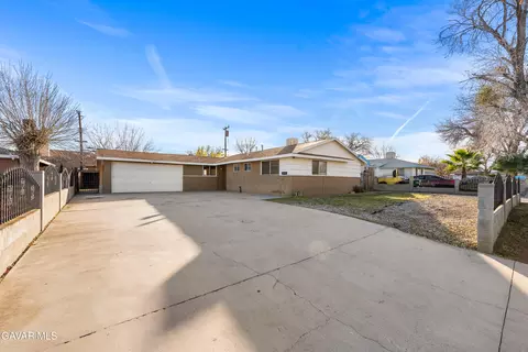 1252 Avenue R6 Ave E, Palmdale, CA 93550