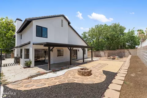 Exterior - 43332 33rd St W, Lancaster, CA 93536 photo 5 of 10