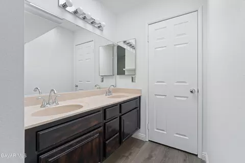 Bath - 43332 33rd St W, Lancaster, CA 93536 photo 2 of 3