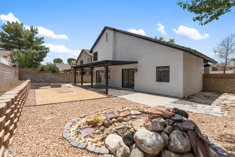 Exterior - 43332 33rd St W, Lancaster, CA 93536 photo 4 of 10