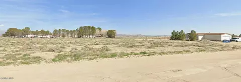7931 W Elder Ave, Rosamond, CA 93560 photo 4
