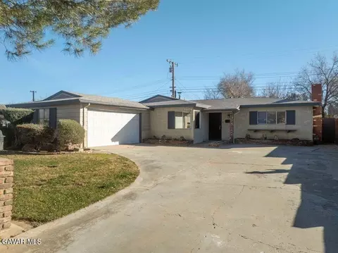 43708 Fern Ave, Lancaster, CA 93534