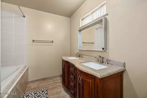 Bath - 44115 Hunter Ct, Lancaster, CA 93536 photo 1 of 3