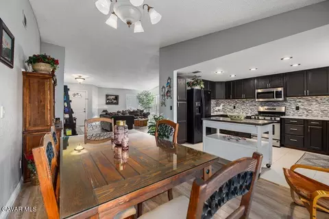 Dining - 44115 Hunter Ct, Lancaster, CA 93536 photo 2 of 2
