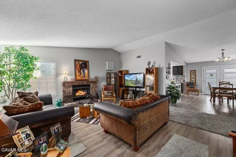 Living - 44115 Hunter Ct, Lancaster, CA 93536 photo 2 of 2