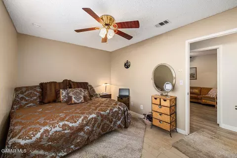 Bedroom - 44115 Hunter Ct, Lancaster, CA 93536 photo 3 of 5
