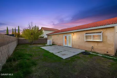Exterior - 44115 Hunter Ct, Lancaster, CA 93536 photo 2 of 2