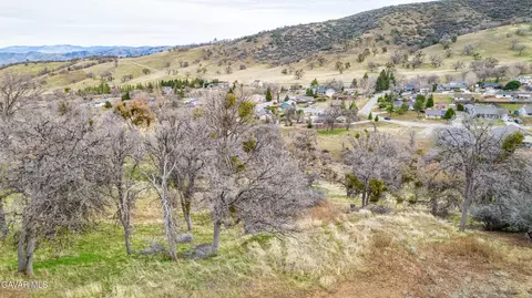 Lusanne Court, Tehachapi, CA 93561 photo 9