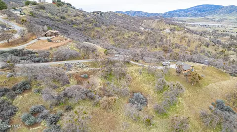 Lusanne Court, Tehachapi, CA 93561 photo 3