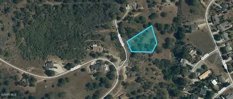 Lusanne Court, Tehachapi, CA 93561 photo 2