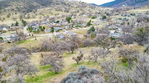 Lusanne Court, Tehachapi, CA 93561 photo 12
