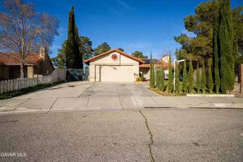 6147 Katrina Pl Pl, Palmdale, CA 93552