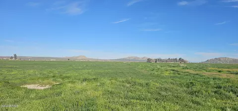 Avenue J2 / 128th St E, Lancaster, CA 93535