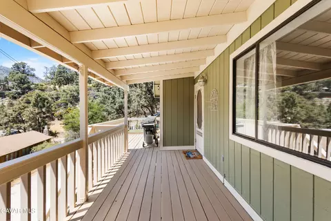 3905 Oregon Dr, Frazier Park, CA 93225