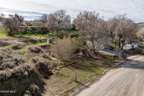 19928 Brite Valley Rd, Tehachapi, CA 93561 photo 2