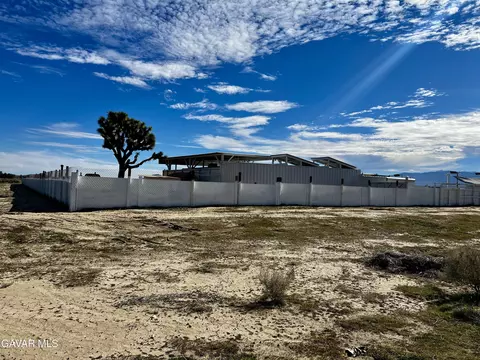 171 Ste Vic Ave Q2, Palmdale, CA 93591