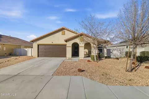 3567 Garnet Ln, Lancaster, CA 93535