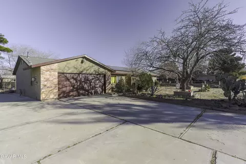 Exterior - 40944 171th St E, Lancaster, CA 93535 photo 1 of 17