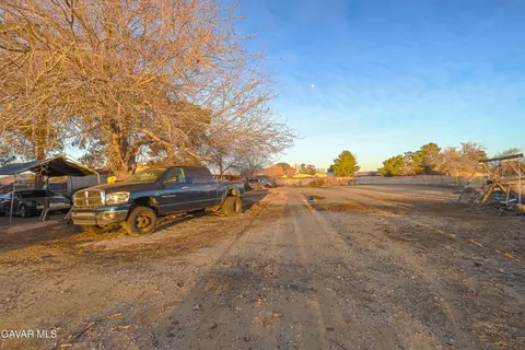 Exterior - 40944 171th St E, Lancaster, CA 93535 photo 6 of 17