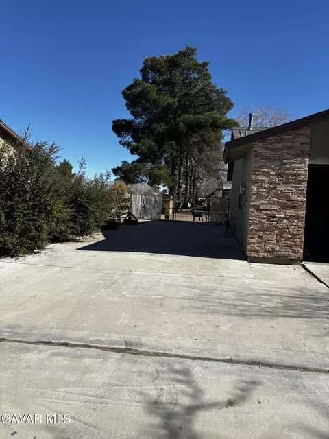 Exterior - 40944 171th St E, Lancaster, CA 93535 photo 10 of 17