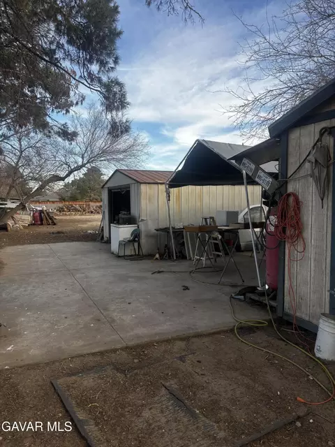 Exterior - 40944 171th St E, Lancaster, CA 93535 photo 15 of 17