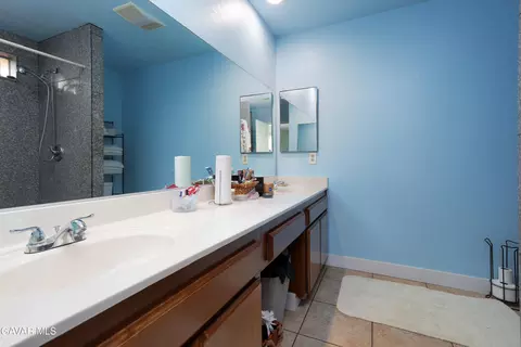 Bath - 40944 171th St E, Lancaster, CA 93535 photo 4 of 5