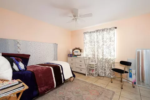 Bedroom - 40944 171th St E, Lancaster, CA 93535 photo 1 of 4