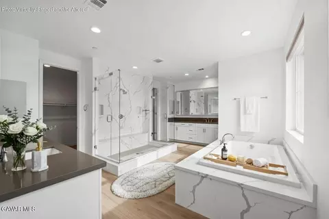 Bath - 39660 Nicholas Ct, Palmdale, CA 93551 photo 2 of 10