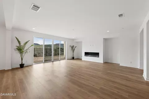 Living - 39660 Nicholas Ct, Palmdale, CA 93551 photo 3 of 10