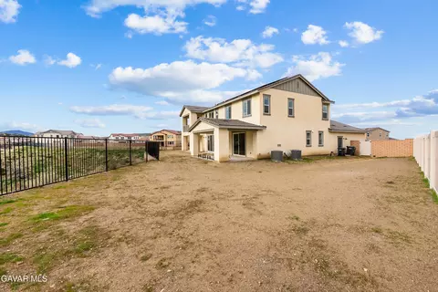 Exterior - 39660 Nicholas Ct, Palmdale, CA 93551 photo 6 of 14