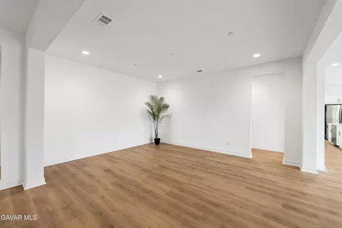 Living - 39660 Nicholas Ct, Palmdale, CA 93551 photo 4 of 10