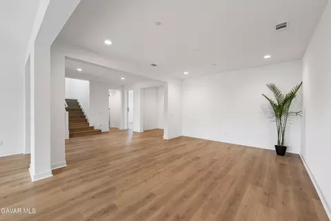 Living - 39660 Nicholas Ct, Palmdale, CA 93551 photo 5 of 10