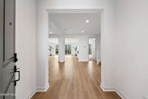 Entry Way - 39660 Nicholas Ct, Palmdale, CA 93551 photo 1 of 12