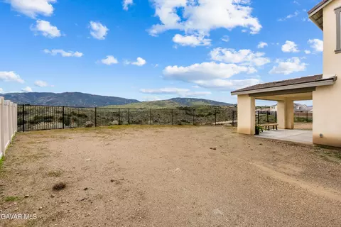 Exterior - 39660 Nicholas Ct, Palmdale, CA 93551 photo 5 of 14