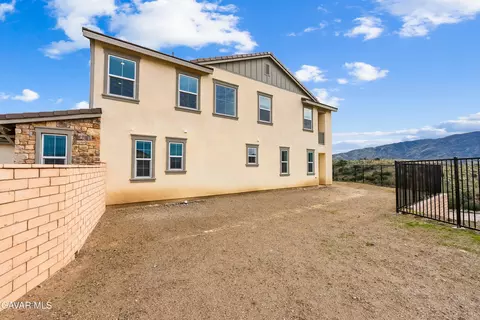Exterior - 39660 Nicholas Ct, Palmdale, CA 93551 photo 12 of 14